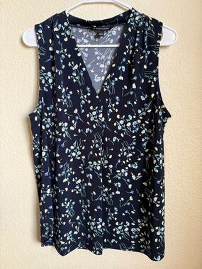 41 Hawthorn Navy Floral V-Neck Sleeveless Blouse